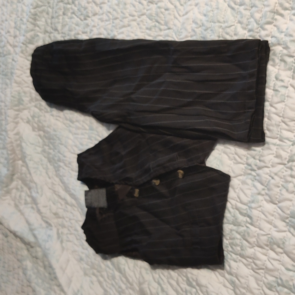 Kenneth Cole Reaction...size 4 ..suit